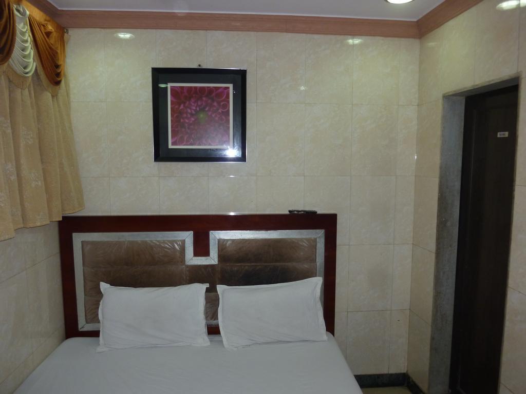Hotel Jodiya - Near Cst Мумбаи Экстерьер фото