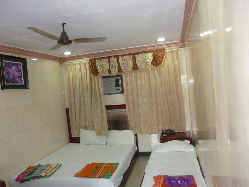 Hotel Jodiya - Near Cst Мумбаи Экстерьер фото