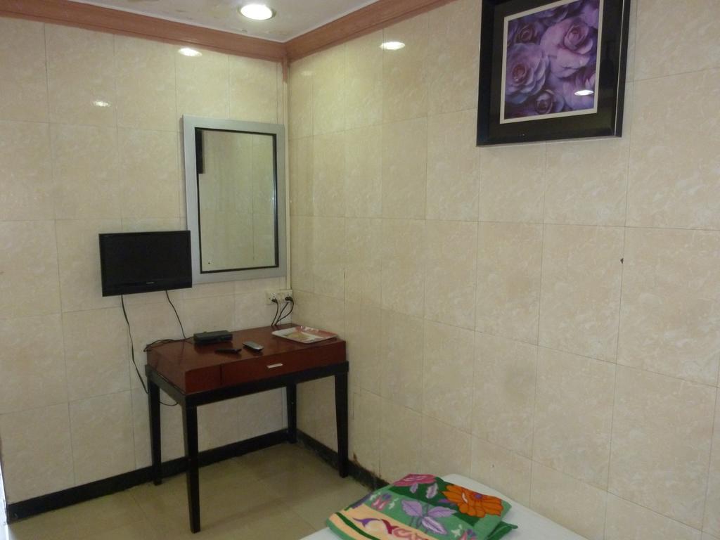 Hotel Jodiya - Near Cst Мумбаи Экстерьер фото