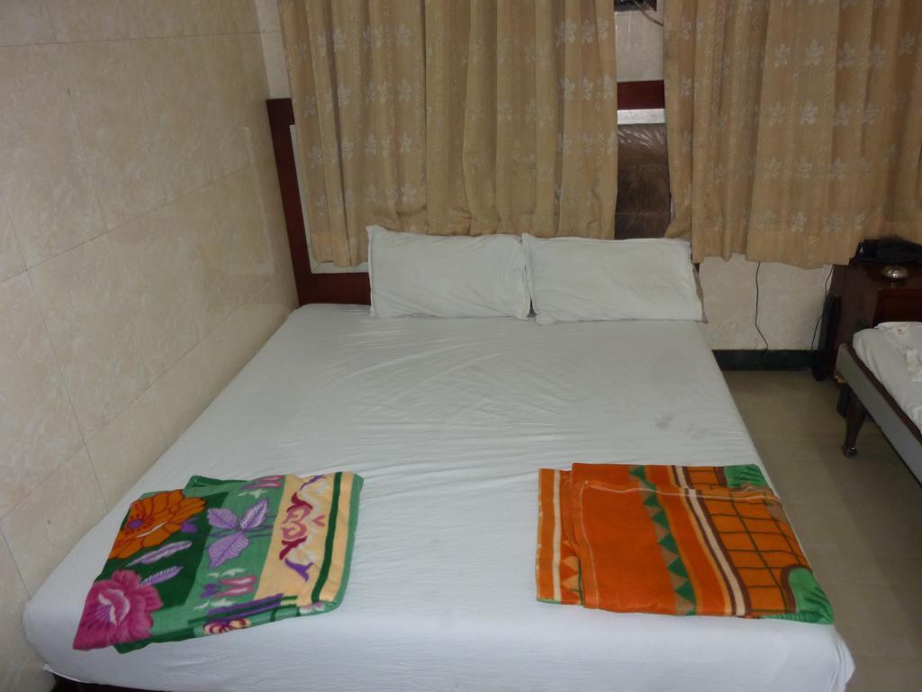 Hotel Jodiya - Near Cst Мумбаи Экстерьер фото